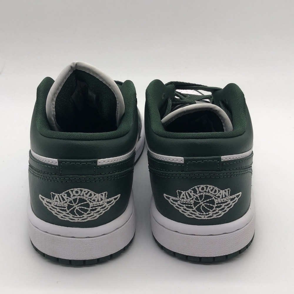 New Women’s Air Jordan Retro 1 Low 'Galactic Jade' DC0774-113 NWOB - Picture 5 of 5